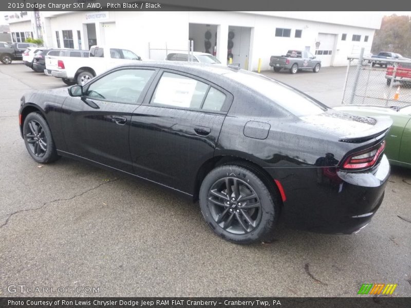 Pitch Black / Black 2019 Dodge Charger SXT AWD