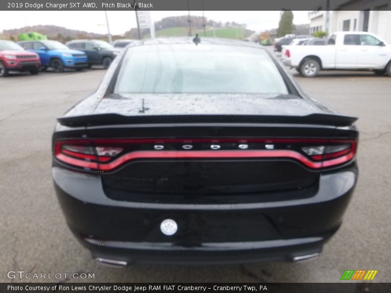 Pitch Black / Black 2019 Dodge Charger SXT AWD