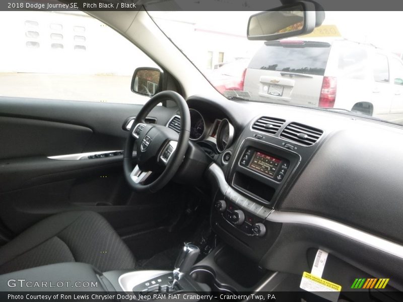 Pitch Black / Black 2018 Dodge Journey SE