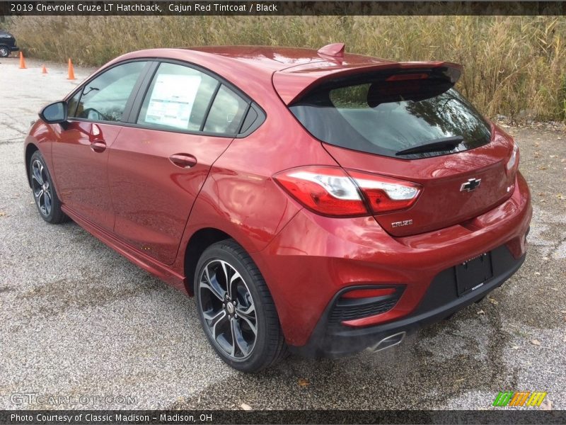 Cajun Red Tintcoat / Black 2019 Chevrolet Cruze LT Hatchback