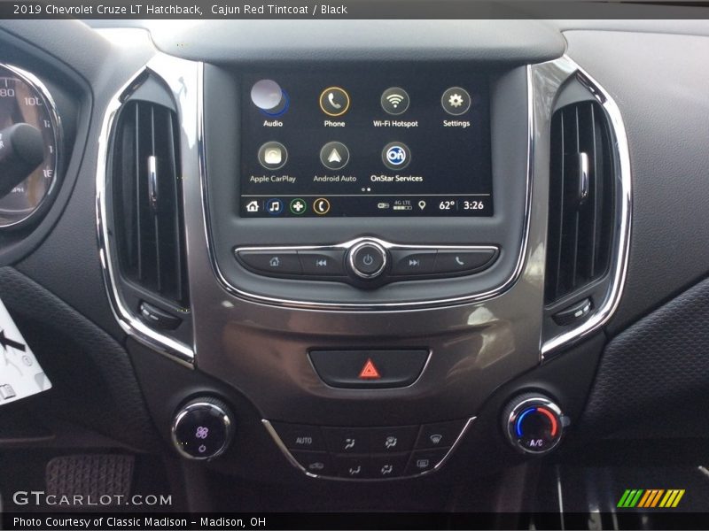 Controls of 2019 Cruze LT Hatchback