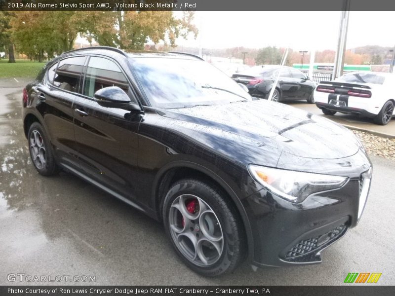 Volcano Black Metallic / Red 2019 Alfa Romeo Stelvio Sport AWD