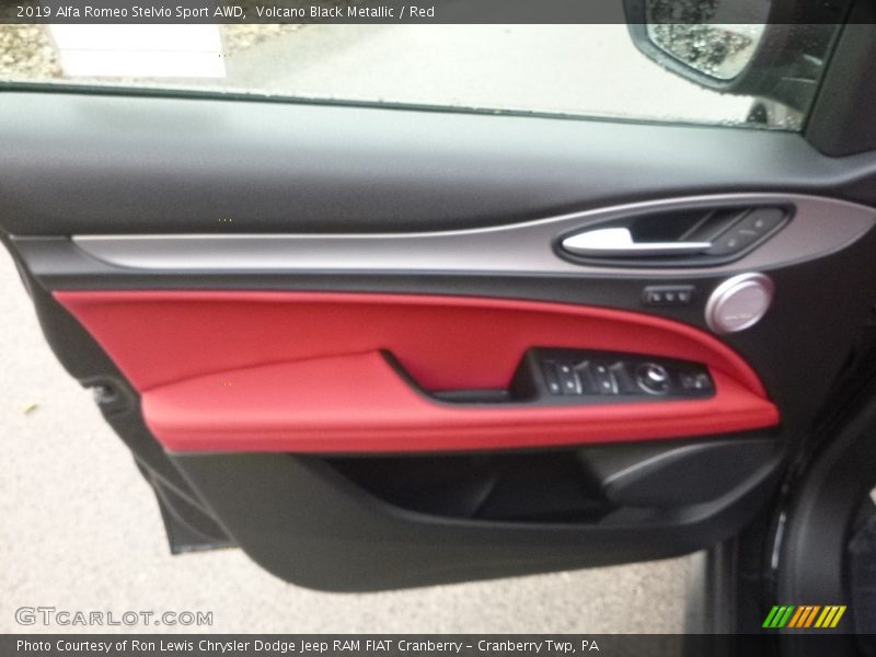 Volcano Black Metallic / Red 2019 Alfa Romeo Stelvio Sport AWD