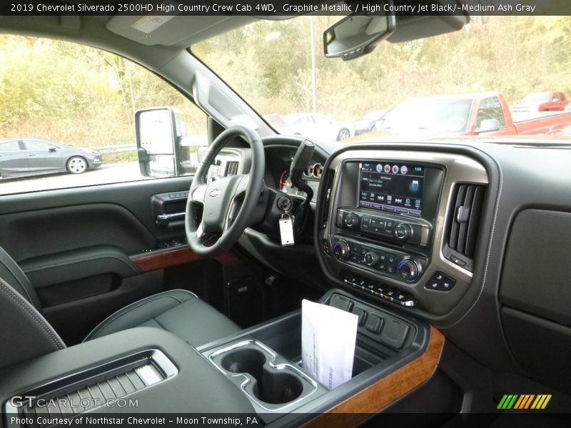 Graphite Metallic / High Country Jet Black/­Medium Ash Gray 2019 Chevrolet Silverado 2500HD High Country Crew Cab 4WD