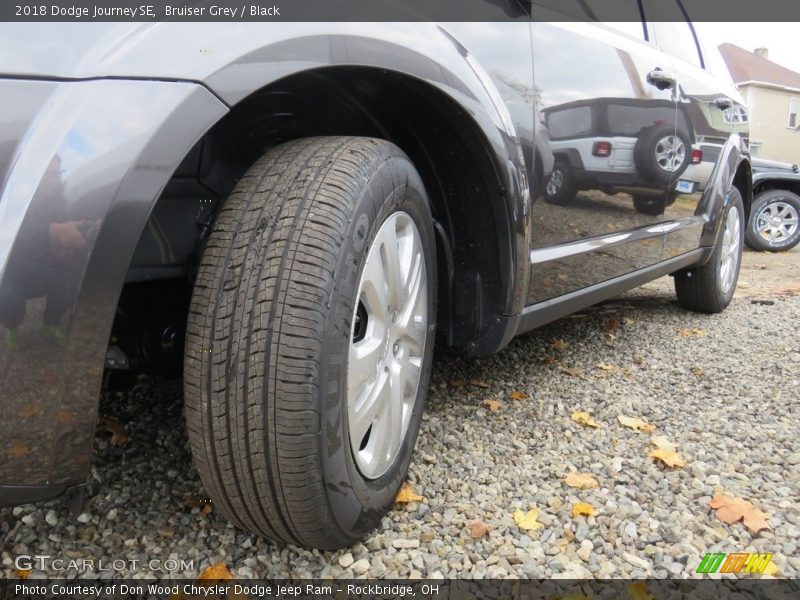 Bruiser Grey / Black 2018 Dodge Journey SE