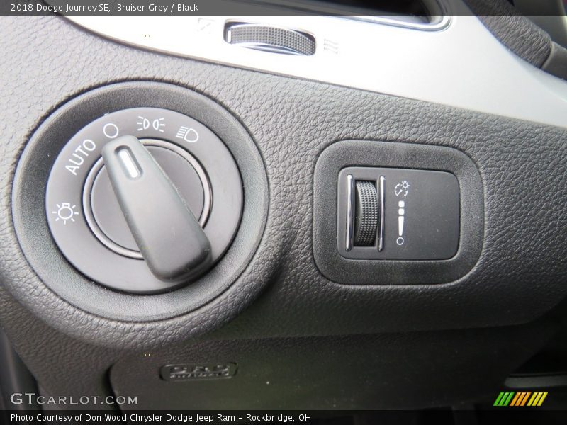 Bruiser Grey / Black 2018 Dodge Journey SE