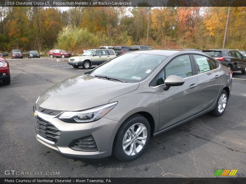Pepperdust Metallic / Jet Black/­Galvanized 2019 Chevrolet Cruze LT