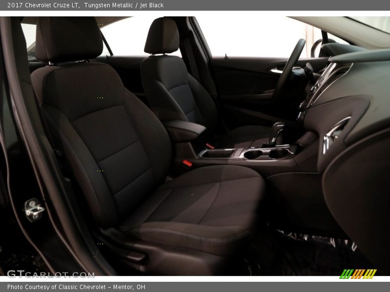 Tungsten Metallic / Jet Black 2017 Chevrolet Cruze LT