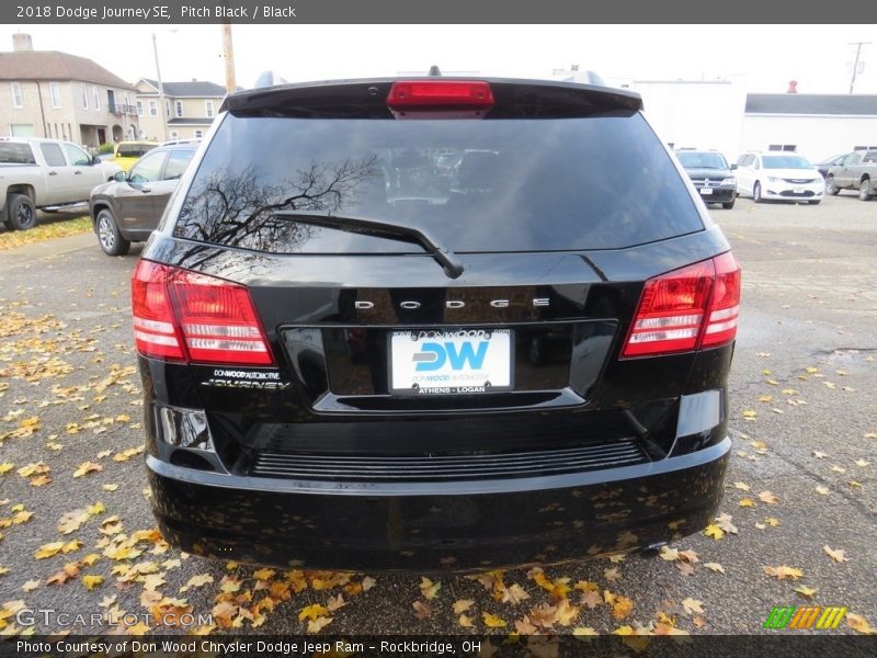 Pitch Black / Black 2018 Dodge Journey SE