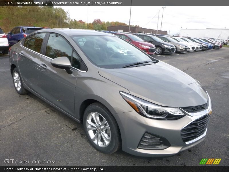 Pepperdust Metallic / Jet Black/­Galvanized 2019 Chevrolet Cruze LT
