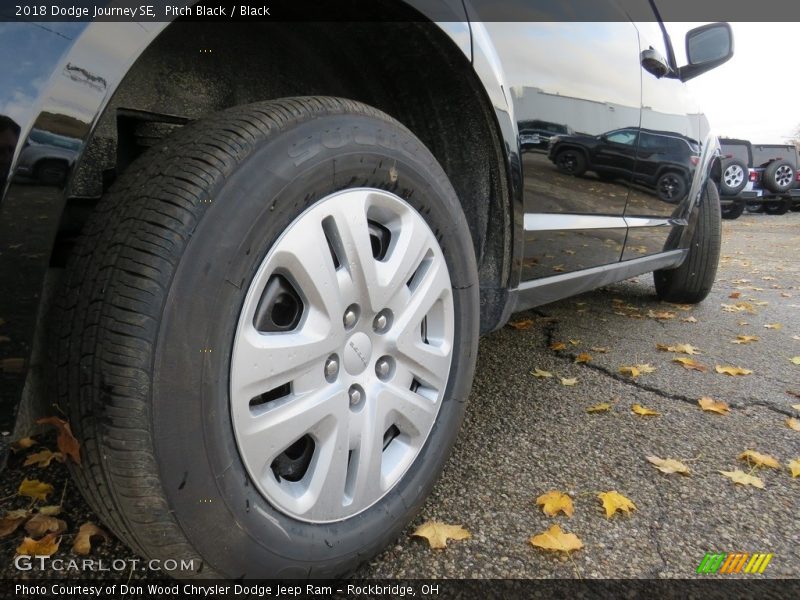 Pitch Black / Black 2018 Dodge Journey SE
