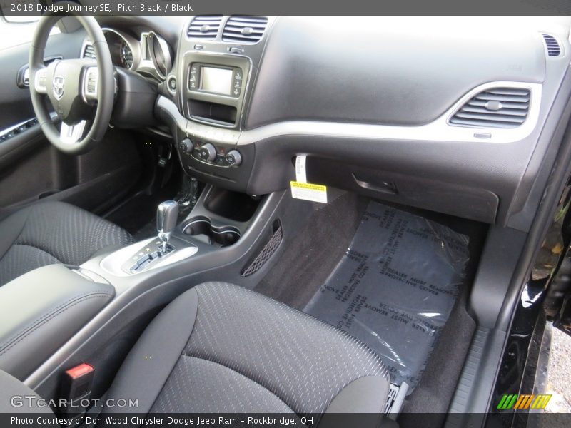 Pitch Black / Black 2018 Dodge Journey SE