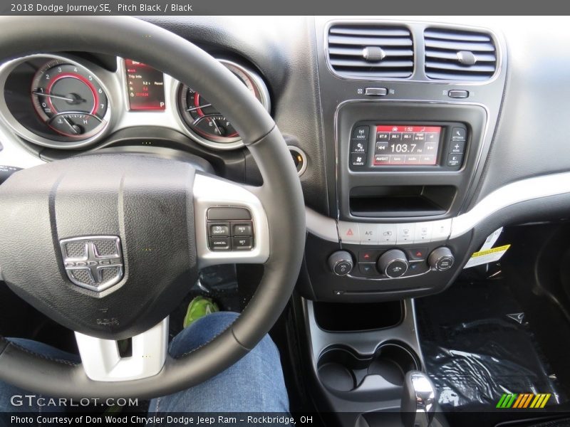 Pitch Black / Black 2018 Dodge Journey SE