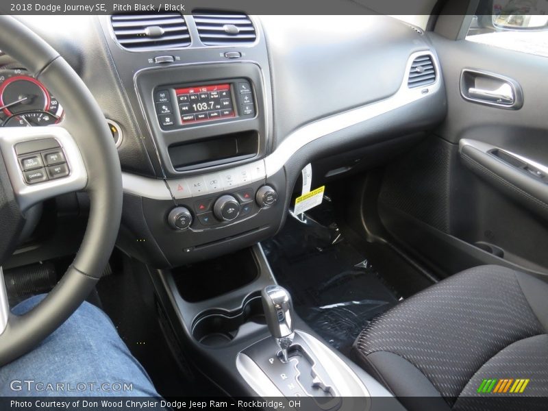 Pitch Black / Black 2018 Dodge Journey SE