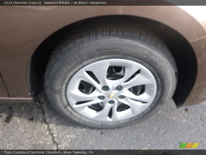 Oakwood Metallic / Jet Black/­Galvanized 2019 Chevrolet Cruze LS