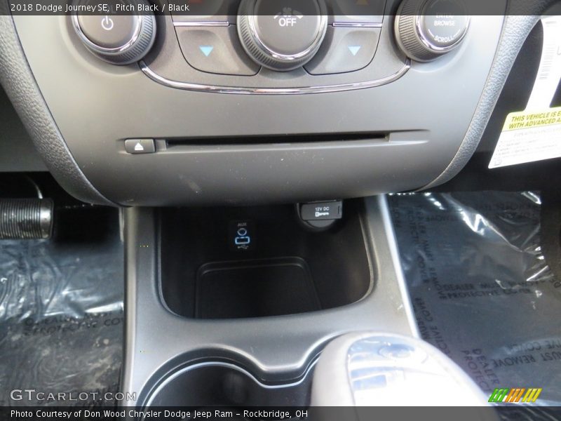 Pitch Black / Black 2018 Dodge Journey SE