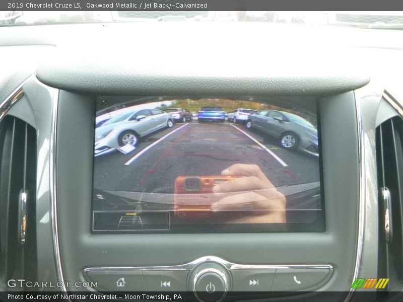Oakwood Metallic / Jet Black/­Galvanized 2019 Chevrolet Cruze LS