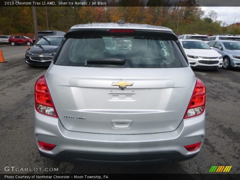 Silver Ice Metallic / Jet Black 2019 Chevrolet Trax LS AWD