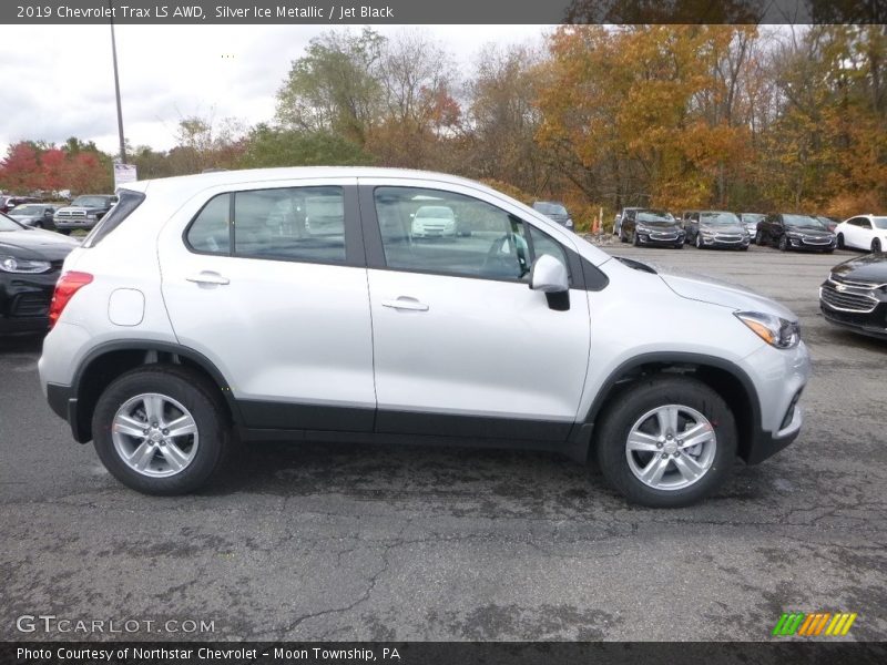 Silver Ice Metallic / Jet Black 2019 Chevrolet Trax LS AWD