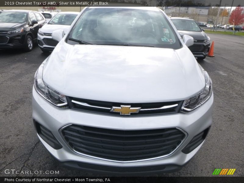 Silver Ice Metallic / Jet Black 2019 Chevrolet Trax LS AWD