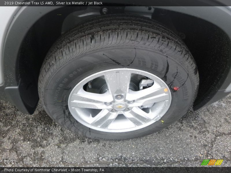 Silver Ice Metallic / Jet Black 2019 Chevrolet Trax LS AWD