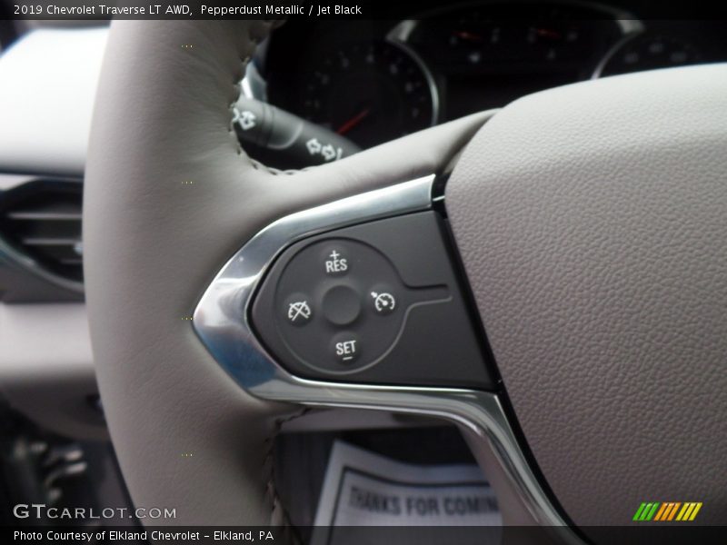 Pepperdust Metallic / Jet Black 2019 Chevrolet Traverse LT AWD
