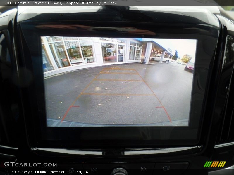 Pepperdust Metallic / Jet Black 2019 Chevrolet Traverse LT AWD