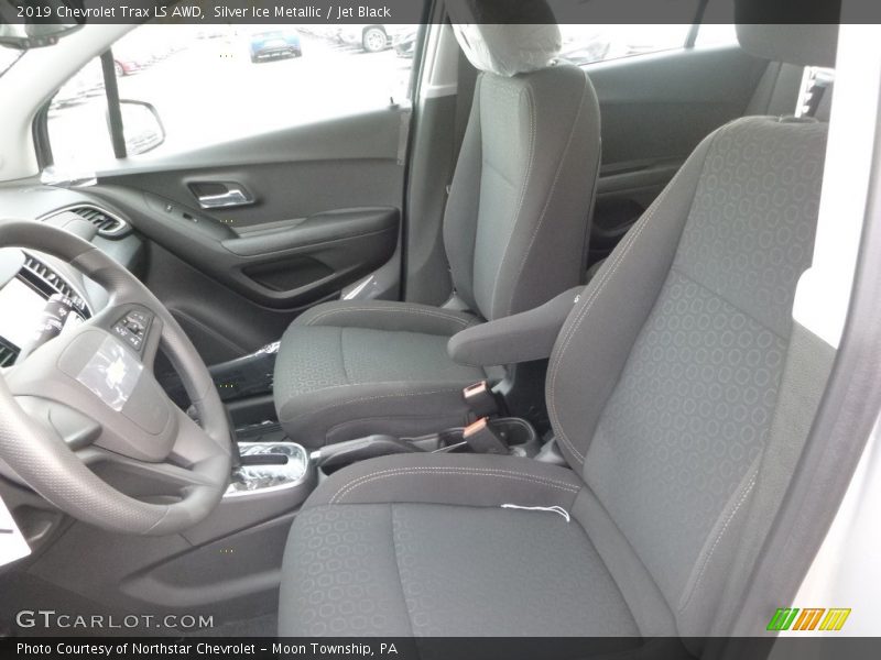 Silver Ice Metallic / Jet Black 2019 Chevrolet Trax LS AWD