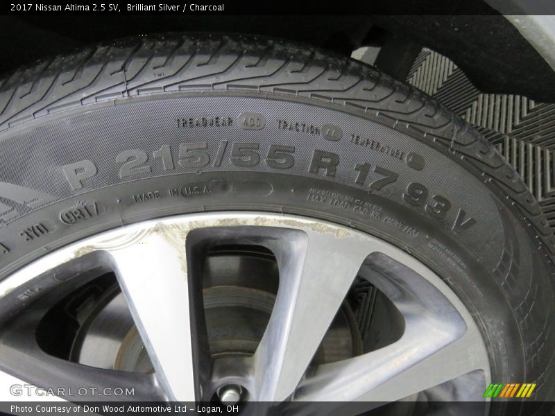 Brilliant Silver / Charcoal 2017 Nissan Altima 2.5 SV