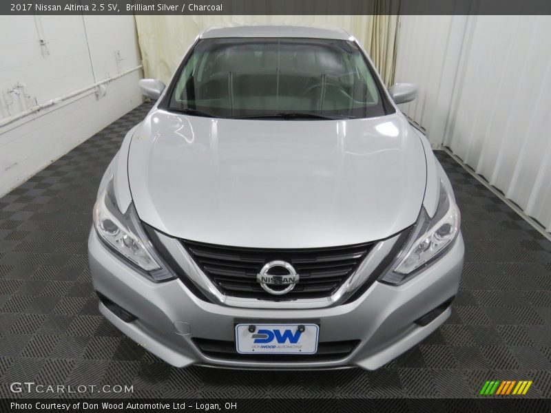 Brilliant Silver / Charcoal 2017 Nissan Altima 2.5 SV