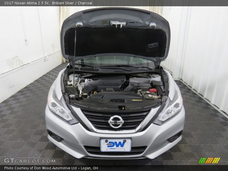 Brilliant Silver / Charcoal 2017 Nissan Altima 2.5 SV