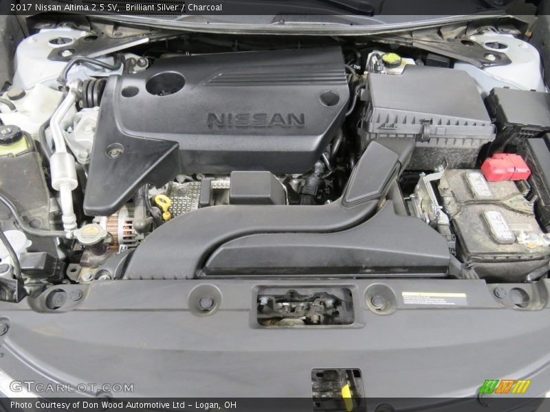 Brilliant Silver / Charcoal 2017 Nissan Altima 2.5 SV