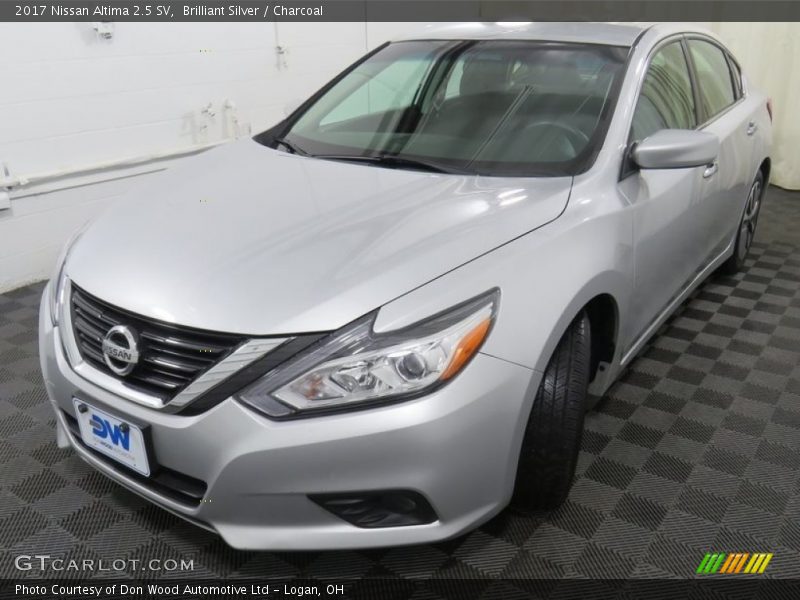 Brilliant Silver / Charcoal 2017 Nissan Altima 2.5 SV