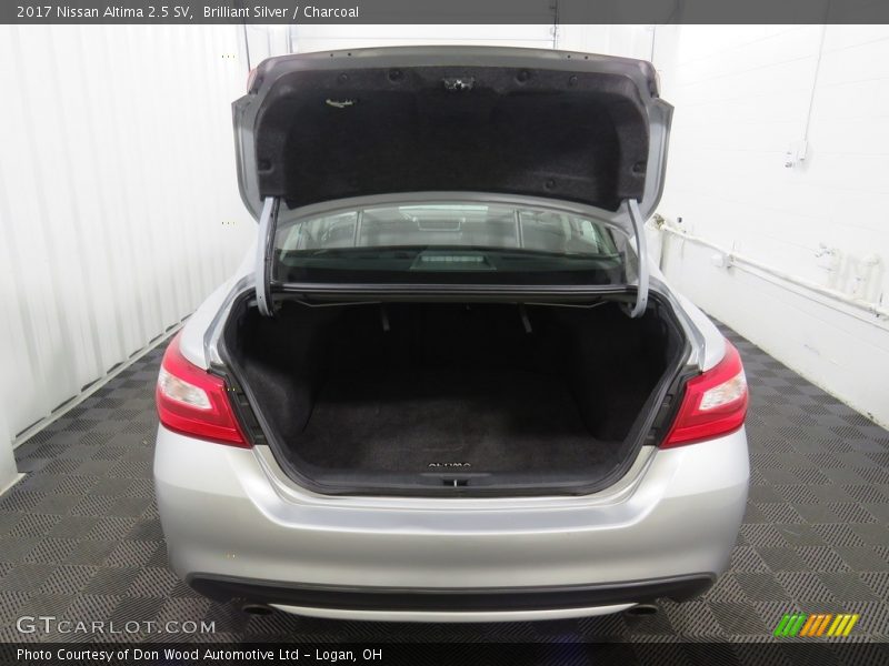 Brilliant Silver / Charcoal 2017 Nissan Altima 2.5 SV