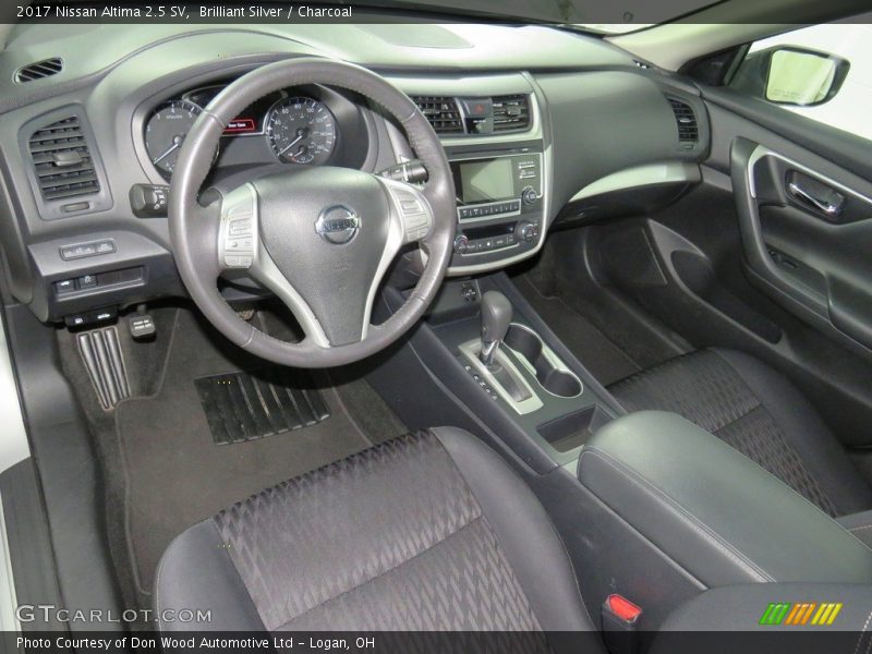 Brilliant Silver / Charcoal 2017 Nissan Altima 2.5 SV