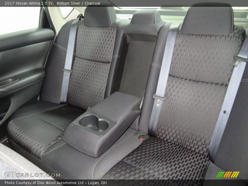 Brilliant Silver / Charcoal 2017 Nissan Altima 2.5 SV