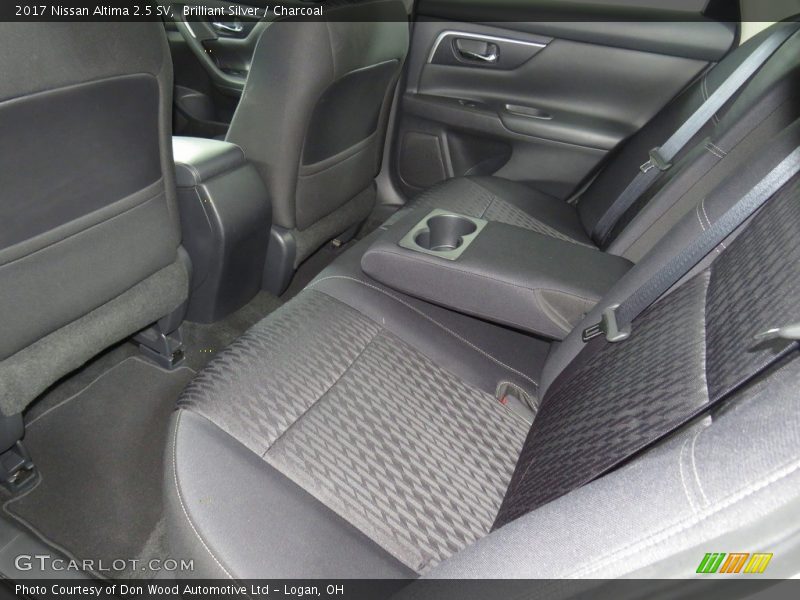 Brilliant Silver / Charcoal 2017 Nissan Altima 2.5 SV