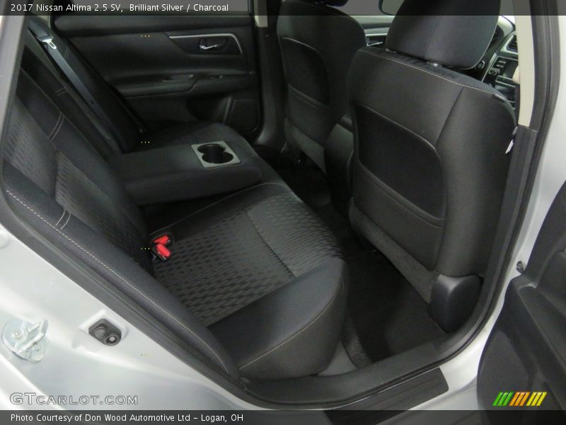 Brilliant Silver / Charcoal 2017 Nissan Altima 2.5 SV