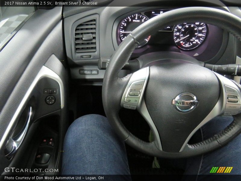 Brilliant Silver / Charcoal 2017 Nissan Altima 2.5 SV