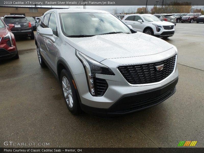 Front 3/4 View of 2019 XT4 Luxury
