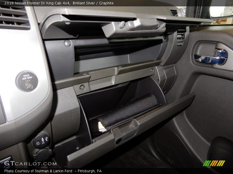 Brilliant Silver / Graphite 2018 Nissan Frontier SV King Cab 4x4