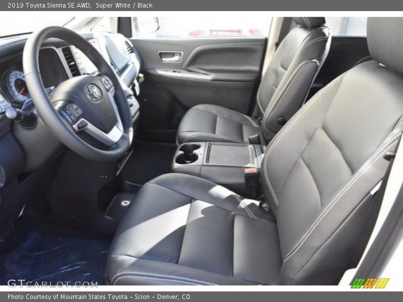 Super White / Black 2019 Toyota Sienna SE AWD