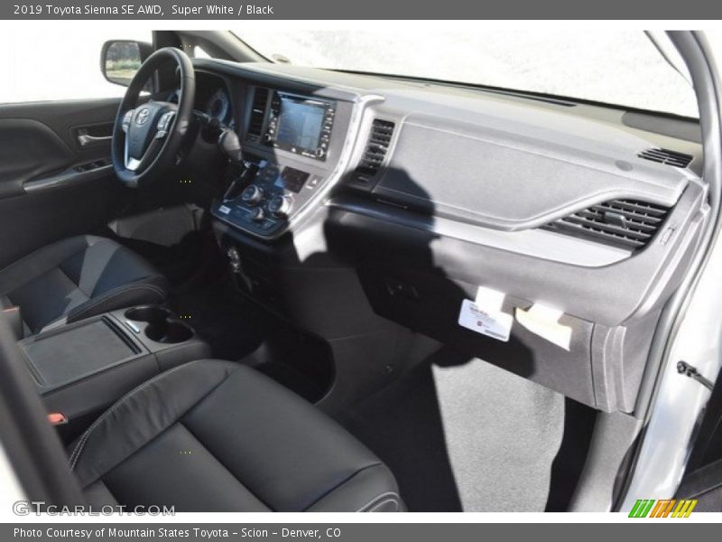 Super White / Black 2019 Toyota Sienna SE AWD