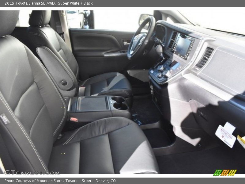 Super White / Black 2019 Toyota Sienna SE AWD