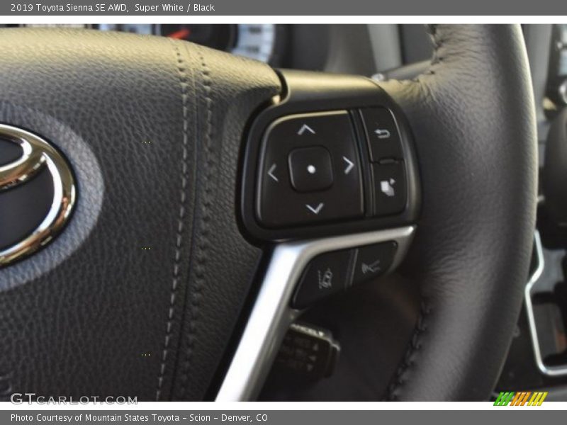 Super White / Black 2019 Toyota Sienna SE AWD