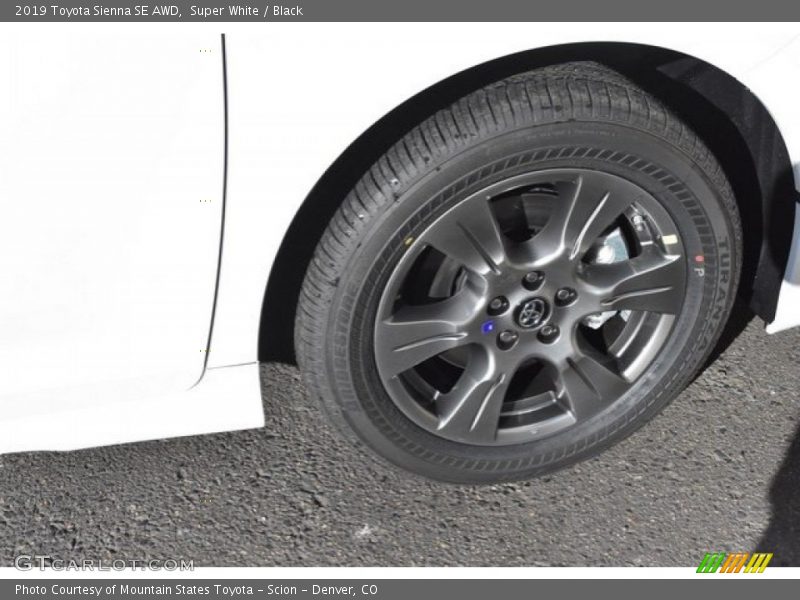 Super White / Black 2019 Toyota Sienna SE AWD