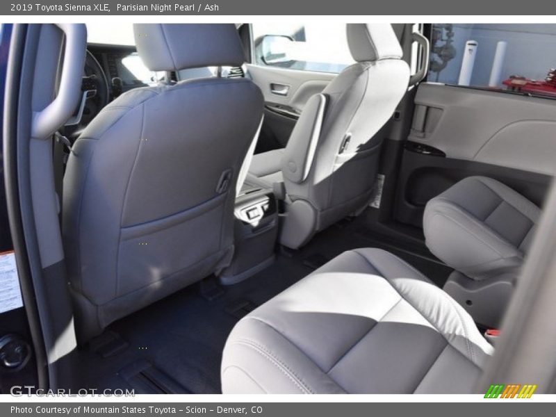 Parisian Night Pearl / Ash 2019 Toyota Sienna XLE