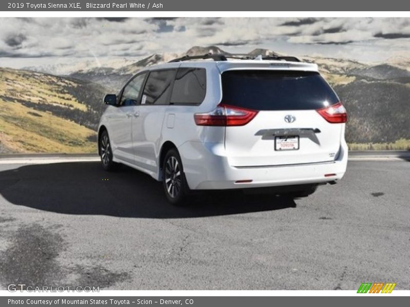 Blizzard Pearl White / Ash 2019 Toyota Sienna XLE