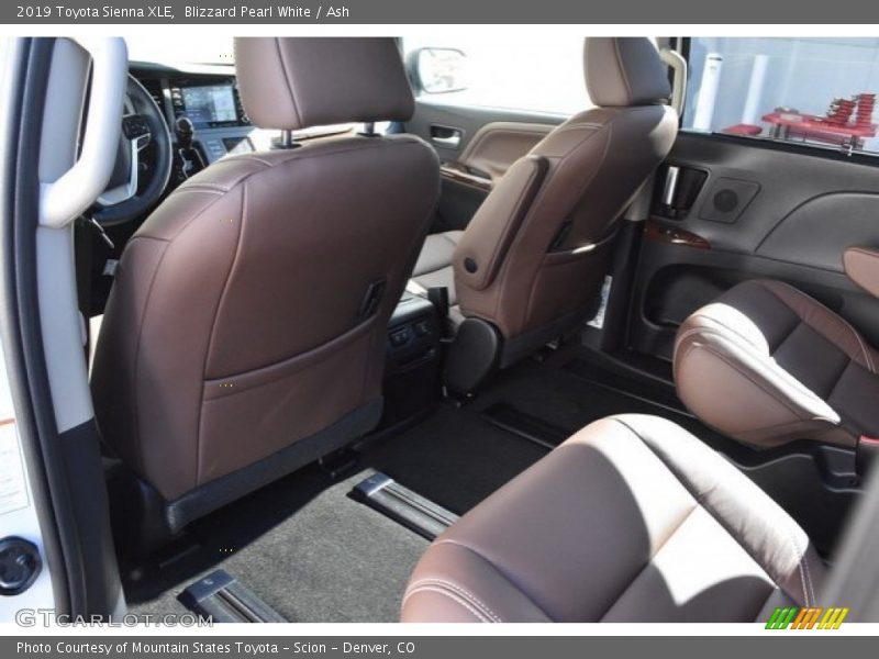 Blizzard Pearl White / Ash 2019 Toyota Sienna XLE