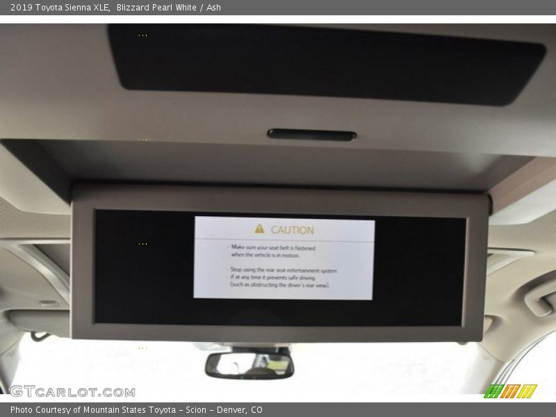 Blizzard Pearl White / Ash 2019 Toyota Sienna XLE